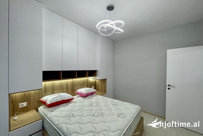 Shtepi me qera Apartament ne Tirane, 1+1, Mobilimi E mobiluar, Pagesa 500  Euro.
