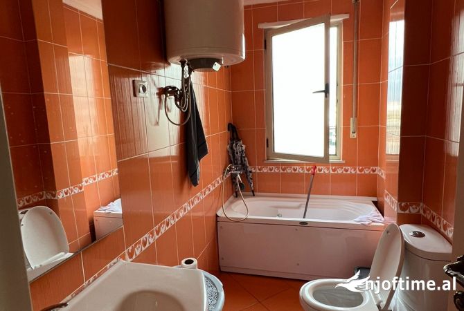 Shtepi me qera Apartament ne Tirane, 2+1, Mobilimi E mobiluar, Pagesa 50,000  Leke.