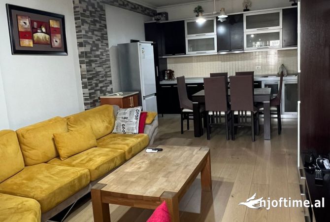 Shtepi me qera 2+1 ne Tirane - 50,000 Leke