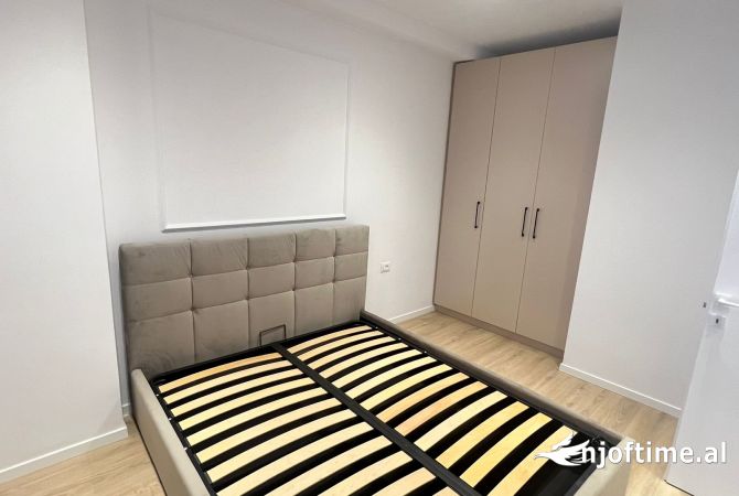 Shtepi me qera Apartament ne Tirane, 1+1, Mobilimi E mobiluar, Pagesa 500  Euro.