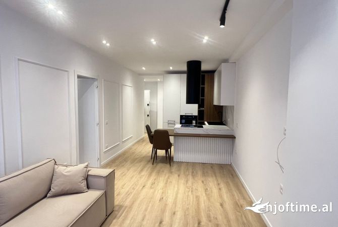 Shtepi me qera Apartament ne Tirane, 1+1, Mobilimi E mobiluar, Pagesa 500  Euro.
