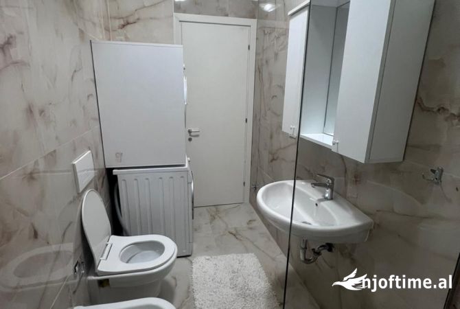 Shtepi me qera Apartament ne Tirane, 1+1, Mobilimi E mobiluar, Pagesa 550  Euro.