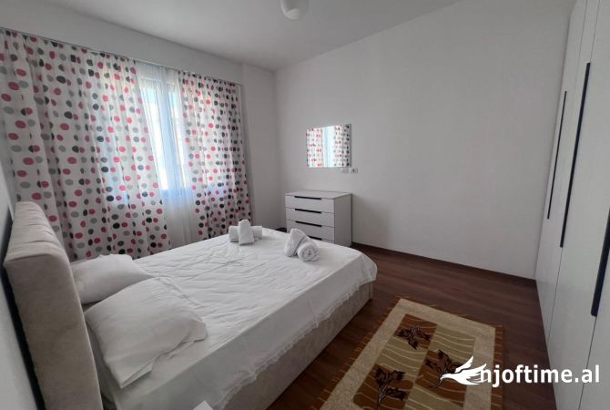 Shtepi me qera Apartament ne Tirane, 1+1, Mobilimi E mobiluar, Pagesa 550  Euro.