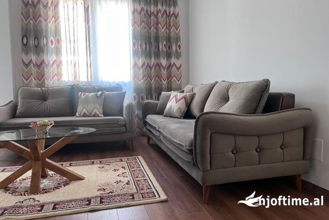 Shtepi me qera Apartament ne Tirane, 1+1, Mobilimi E mobiluar, Pagesa 550  Euro.