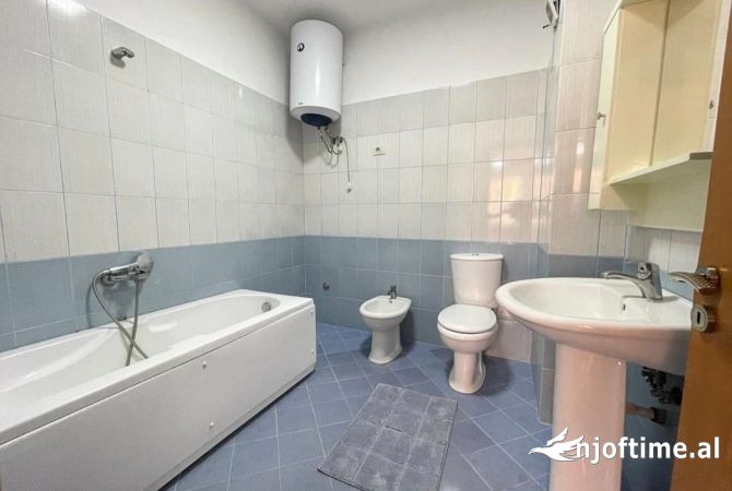 Shtepi me qera Apartament ne Tirane, 2+1, Mobilimi E mobiluar, Pagesa 500  Euro.