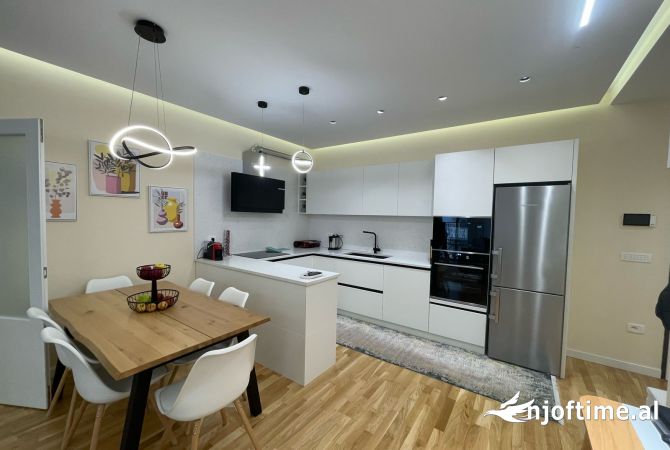 Shtepi ne shitje Apartament ne Tirane, 2+1, Mobilimi E mobiluar, Pagesa 249,000  Euro.