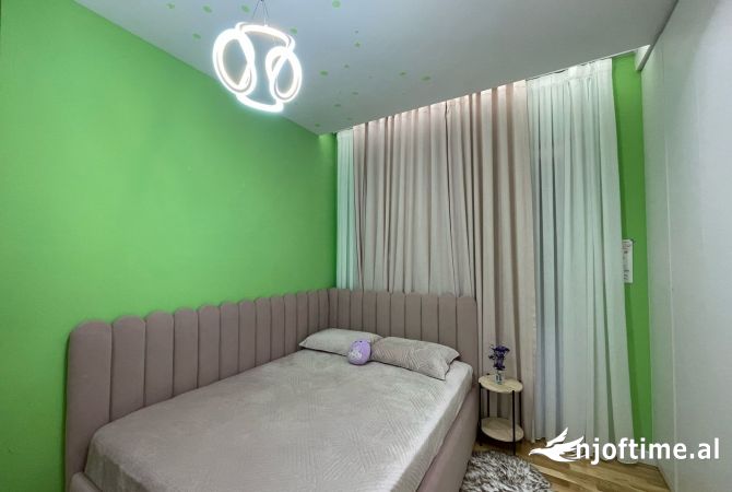 Shtepi ne shitje Apartament ne Tirane, 2+1, Mobilimi E mobiluar, Pagesa 249,000  Euro.