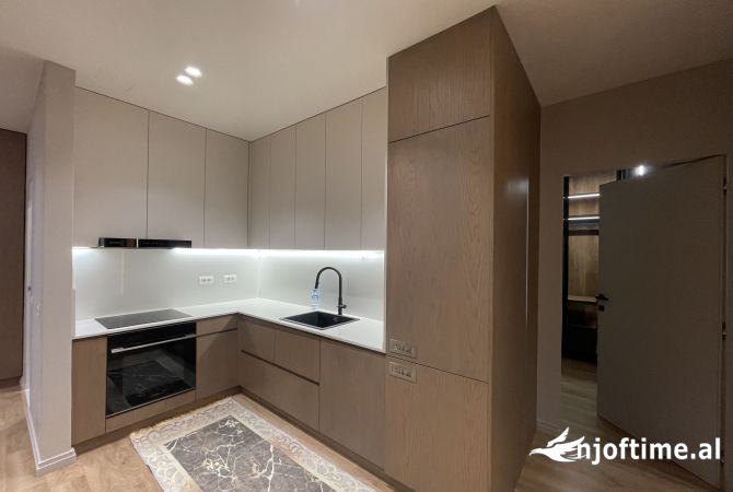 Shtepi me qera Apartament ne Tirane, 2+1, Mobilimi E mobiluar, Pagesa 800  Euro.