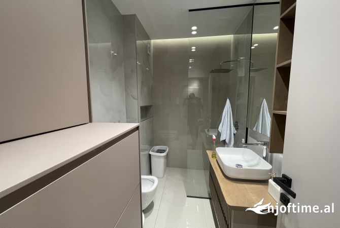 Shtepi me qera Apartament ne Tirane, 2+1, Mobilimi E mobiluar, Pagesa 800  Euro.