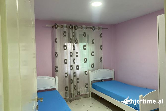 Shtepi me qera Shtepi Private ne Tirane, 2+1, Mobilimi E mobiluar, Pagesa 500  Euro.