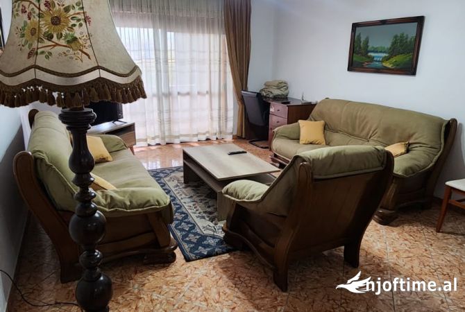 Shtepi me qera 2+1 ne Tirane - 500 Euro