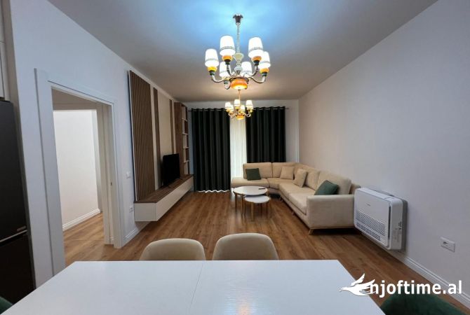 Shtepi me qera 2+1 ne Tirane - 1,200 Euro