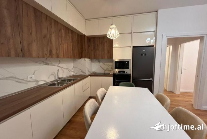 Shtepi me qera Apartament ne Tirane, 2+1, Mobilimi E mobiluar, Pagesa 1,200  Euro.