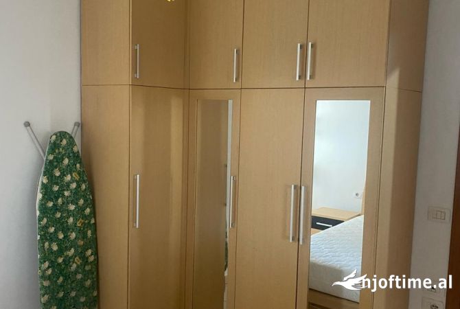 Shtepi me qera Apartament ne Tirane, 1+1, Mobilimi E mobiluar, Pagesa 550  Euro.