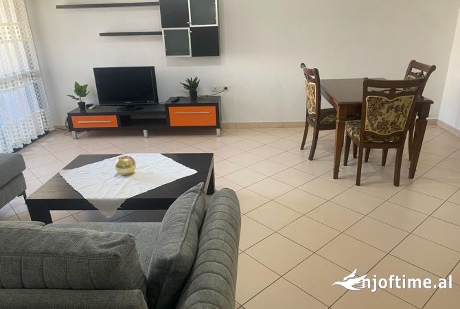 Shtepi me qera Apartament ne Tirane, 1+1, Mobilimi E mobiluar, Pagesa 550  Euro.