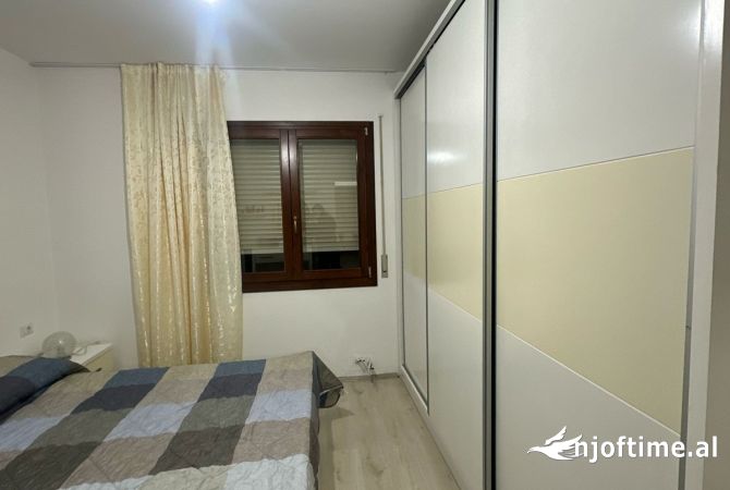 Shtepi me qera Apartament ne Tirane, 1+1, Mobilimi E mobiluar, Pagesa 470  Euro.