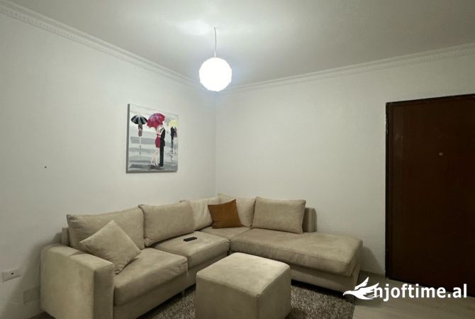 Shtepi me qera Apartament ne Tirane, 1+1, Mobilimi E mobiluar, Pagesa 470  Euro.