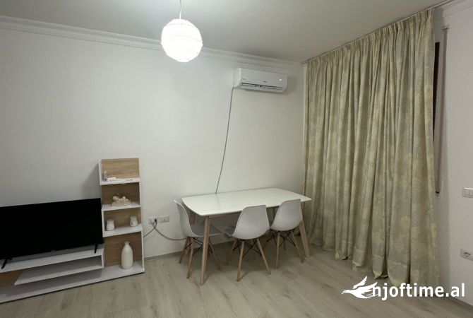 Shtepi me qera Apartament ne Tirane, 1+1, Mobilimi E mobiluar, Pagesa 470  Euro.