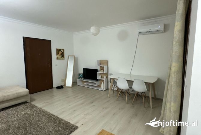 Shtepi me qera 1+1 ne Tirane - 470 Euro