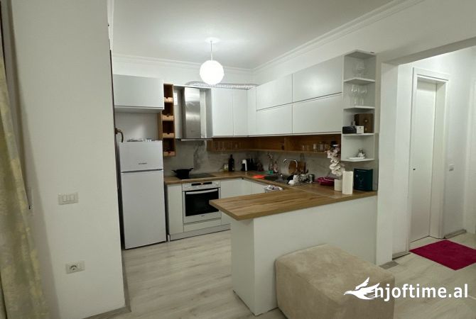 Shtepi me qera 1+1 ne Tirane - 470 Euro
