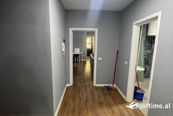 Shtepi ne shitje Apartament ne Tirane, 2+1, Mobilimi E mobiluar, Pagesa 135,000  Euro.