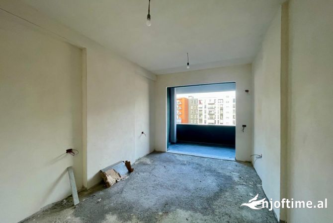 Shtepi ne shitje Apartament ne Tirane, 2+1, Mobilimi Bosh, pa mobiluar, Pagesa 160,000  Euro.