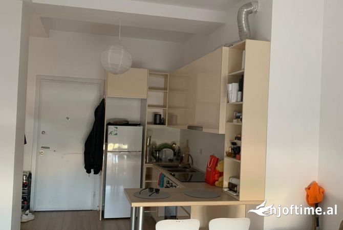 Shtepi me qera Apartament ne Tirane, 1+1, Mobilimi E mobiluar, Pagesa 550  Euro.