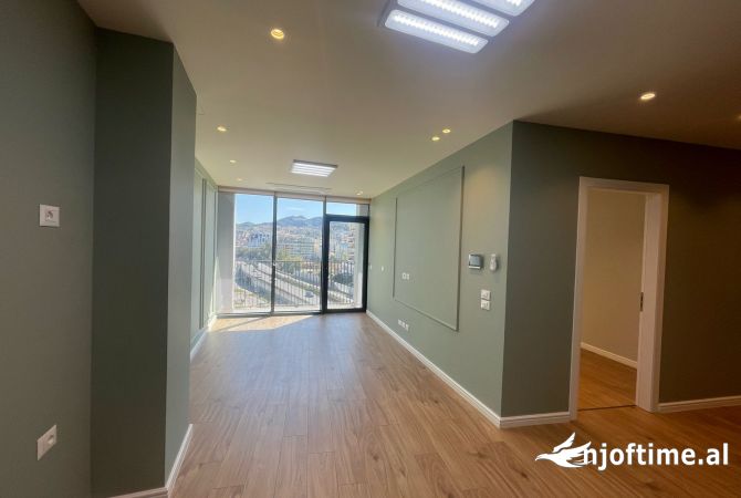 Jepet me qira 2+1 per zyra tek Lake View Residence