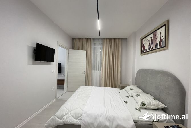 Shtepi me qera Apartament ne Tirane, 1+1, Mobilimi E mobiluar, Pagesa 550  Euro.
