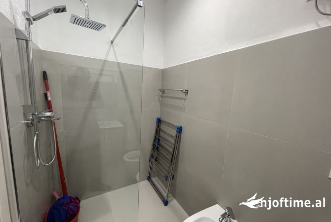 Shtepi me qera Apartament ne Tirane, 1+1, Mobilimi E mobiluar, Pagesa 550  Euro.