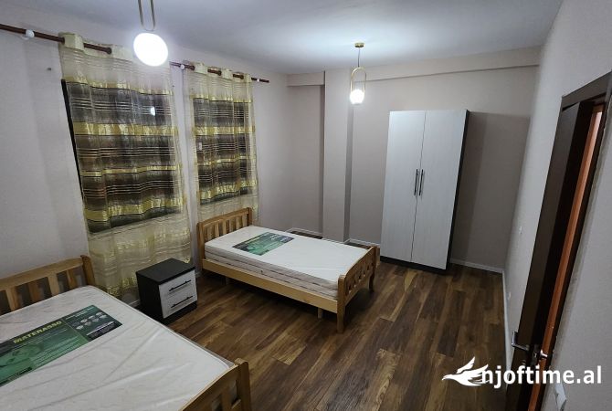 Shtepi me qera Apartament ne Tirane, 2+1, Mobilimi E mobiluar, Pagesa 650  Euro.