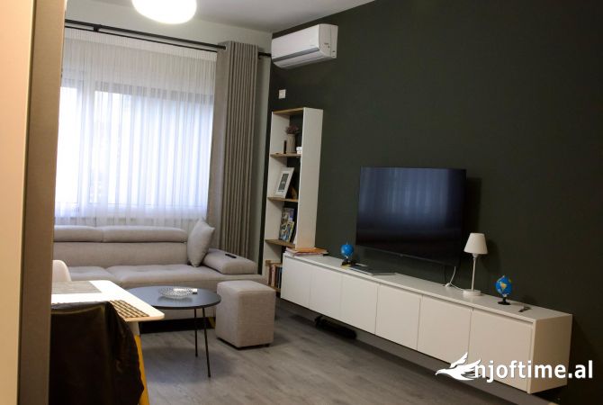 Shtepi me qera 1+1 ne Tirane - 50,000 Leke