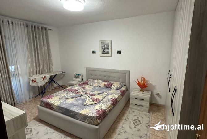 Shtepi me qera Apartament ne Tirane, 2+1, Mobilimi E mobiluar, Pagesa 600  Euro.