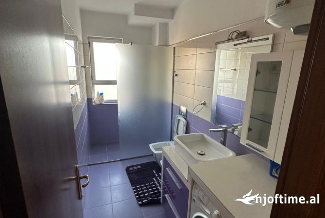 Shtepi me qera Apartament ne Tirane, 2+1, Mobilimi E mobiluar, Pagesa 600  Euro.