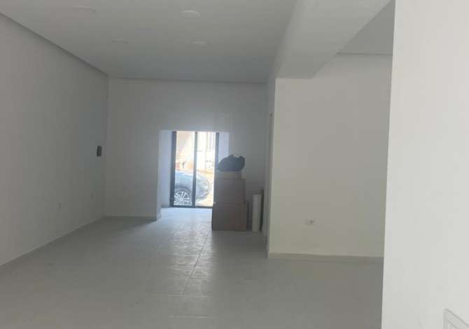 Ambient biznesi me qera 1+1 ne Tirane - 2,000 Euro