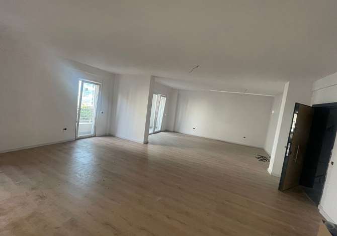 Ambient biznesi me qera 3+1 ne Tirane - 1,500 Euro