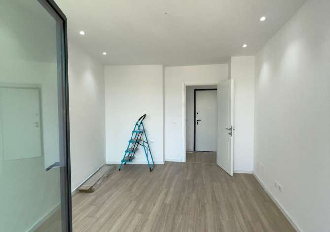 Ambient biznesi me qera 3+1 ne Tirane - 1,200 Euro