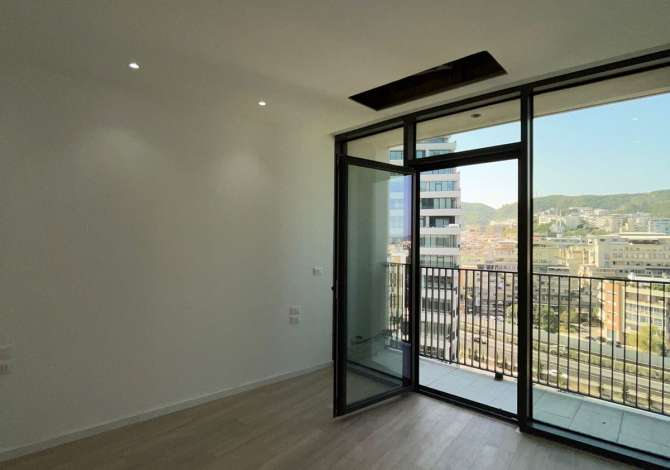 Ambient biznesi me qera 3+1 ne Tirane - 1,200 Euro