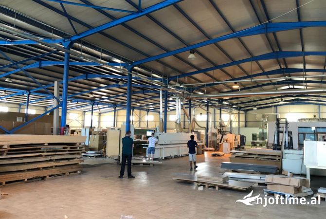 Ambient biznesi me qera 4+1 ne Tirane - 5,999 Euro
