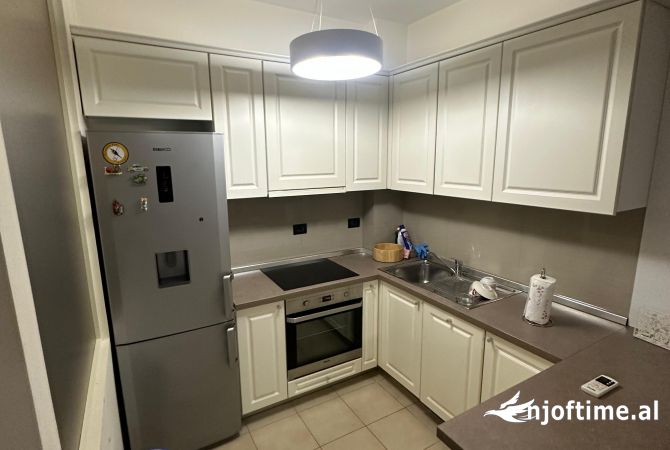 Shtepi me qera Apartament ne Tirane, 2+1, Mobilimi E mobiluar, Pagesa 500  Euro.