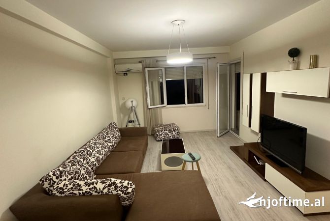 Shtepi me qera Apartament ne Tirane, 2+1, Mobilimi E mobiluar, Pagesa 500  Euro.
