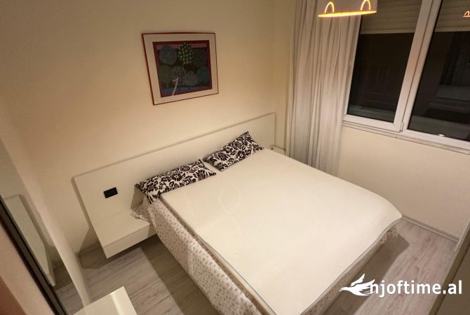 Shtepi me qera Apartament ne Tirane, 2+1, Mobilimi E mobiluar, Pagesa 500  Euro.