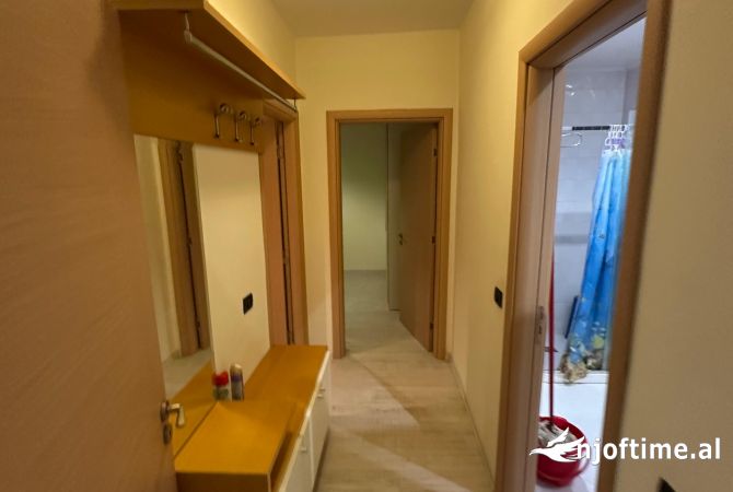 Shtepi me qera Apartament ne Tirane, 2+1, Mobilimi E mobiluar, Pagesa 500  Euro.