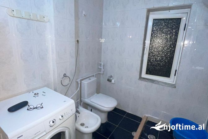 Shtepi me qera Apartament ne Tirane, 1+1, Mobilimi E mobiluar, Pagesa 500  Euro.