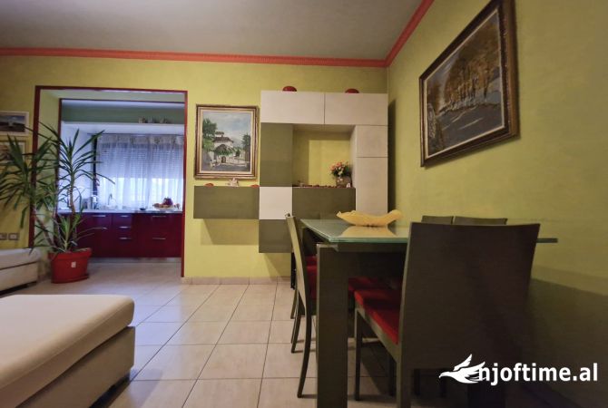 Shtepi me qera Apartament ne Tirane, 2+1, Mobilimi E mobiluar, Pagesa 499  Euro.