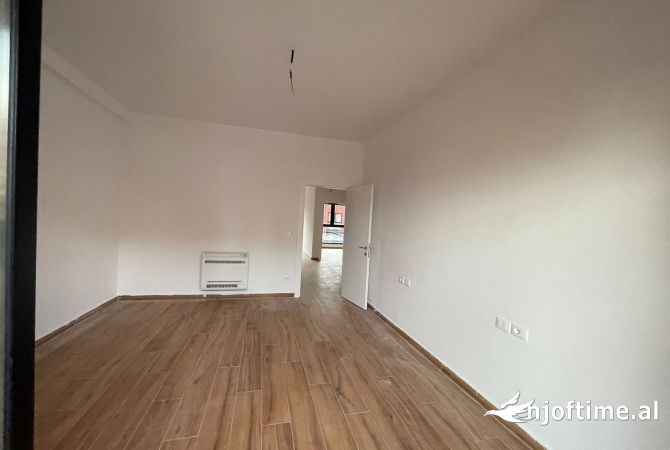 Ambient biznesi me qera 1+1 ne Tirane - 3,499 Euro