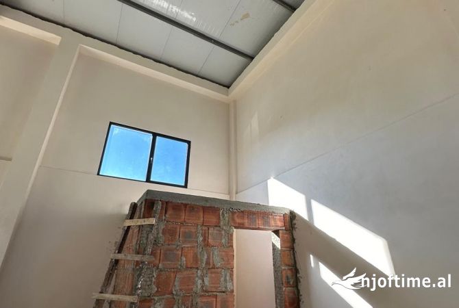 Ambient biznesi me qera 4+1 ne Tirane - 1,999 Euro