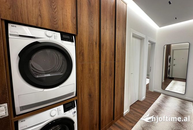 Shtepi me qera Apartament ne Tirane, 2+1, Mobilimi E mobiluar, Pagesa 999  Euro.