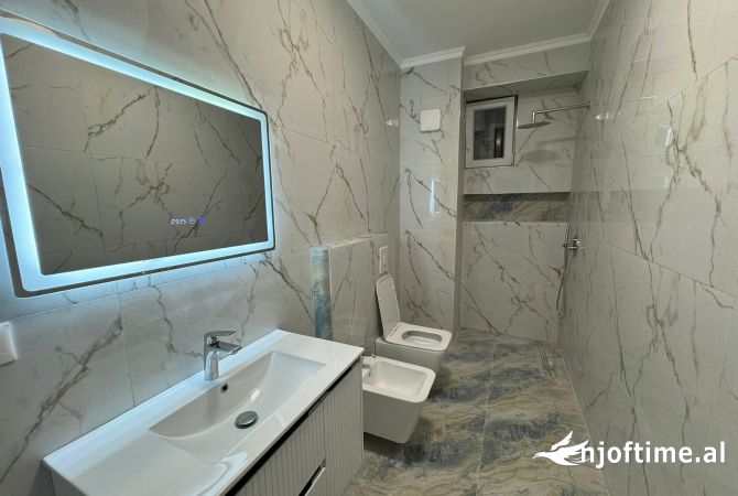 Shtepi ne shitje Apartament ne Tirane, 1+1, Mobilimi Bosh, pa mobiluar, Pagesa 118,999  Euro.