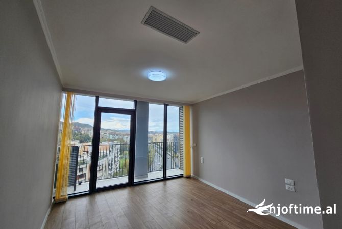 Ambient biznesi me qera 3+1 ne Tirane - 749 Euro